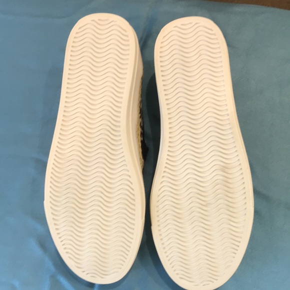 TOMMY BAHAMA LEOPARD SLIP ON - Picture 3 of 4